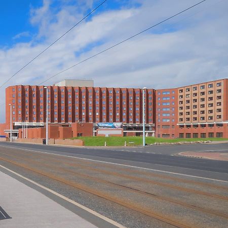Grand Hotel Блекпул Екстериор снимка The hotel in 2017